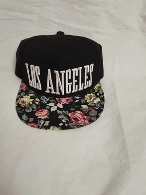 Los Angeles Cap Black With Multicolor Floral Flat Brim Adjustable Embroidered  Foto 1 de 4