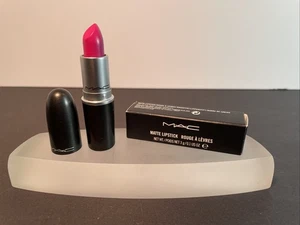 MAC Matte Lipstick BE SILLY nuovo in scatola 0,10 once / 3 g fuori produzione Med Fucshia - Foto 1 di 5