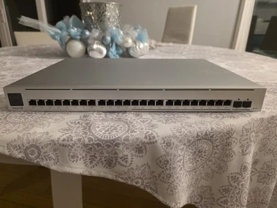 Conmutador Ubiquiti UniFi USW-Enterprise-24-PoE Capa 3 2.5G SFP+ 400W - Envío Gratis Foto 1 de 4