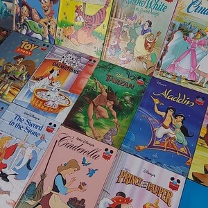 25+ Hochglanz Disney Wunderbare Welt der Lesebücher Mickey Mouse Kinder HC - Bild 1 von 1
