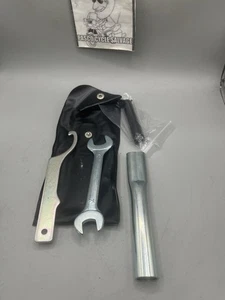 Motorcycle  4 Piece Metric Assorted Tools includes storage bag.   (# 7) - Bild 1 von 2