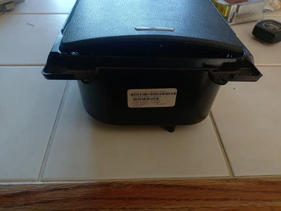 Черный поддон для крышки подстаканника центральной консоли Nissan Altima 2010-2012 годов выпуска - Изображение 1 из 4