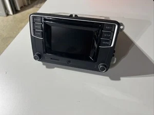TOUCHSCREEN RADIO HEAD UNIT 561035150A VW BEETLE JETTA PASSAT TIGUAN 2018-2019 - Picture 1 of 4