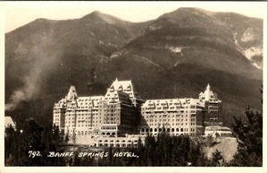ALBERTA CANADA BANFF SPRINGS HOTEL OLD REAL PHOTO POSTCARD - Picture 1 of 2