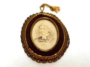 Antique Ornate Copper & Brown Velvet Frame of Woman 5" Tall x 3.75" Wide (Frame) - Picture 1 of 3