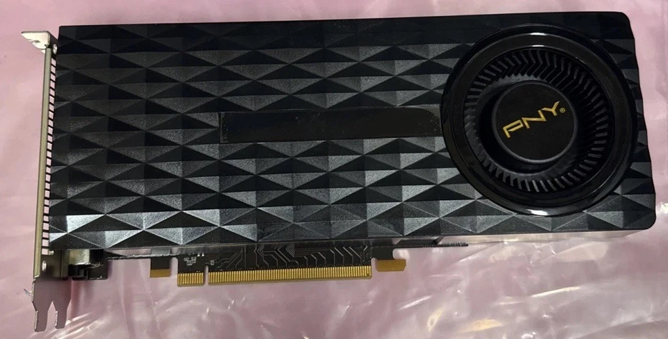 Tarjeta de gráficos PNY NVIDIA GeForce GTX 970 4 GB GDDR5 VCGGTX9704xPB Foto 1 de 4