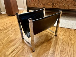 Mid Century Modern Chrom Zeitungsständer Kunstleder 70er Jahre schwarz silber - Bild 1 von 7
