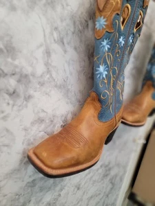 Twisted X Women's 7 B Tan with Blue Floral Top, Square Toe Cowgirl Boots - Picture 1 of 8