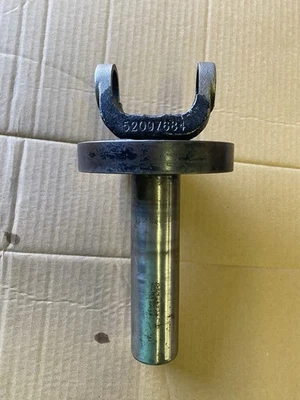 52097684 Slip Yoke 29 Spline Dodge NV3500 Manual Transmission - Image 1 of 4