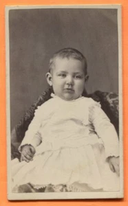CDV Lincoln, NE, Portrait of a Baby, von Noble, um 1880 Bodenstempel - Bild 1 von 3