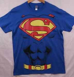 Mens size med Superman t-shirt  . By gildan   soft style. Great used condition 