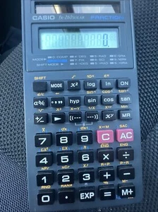Calculadora científica de fracción solar con cubierta CASIO FX-260 - Imagen 1 de 4