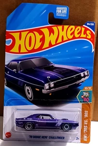 HOT WHEELS '70 DODGE HEMI CHALLENGER 164/250 HW '70s VS '90s Diecast Collection - Picture 1 of 3