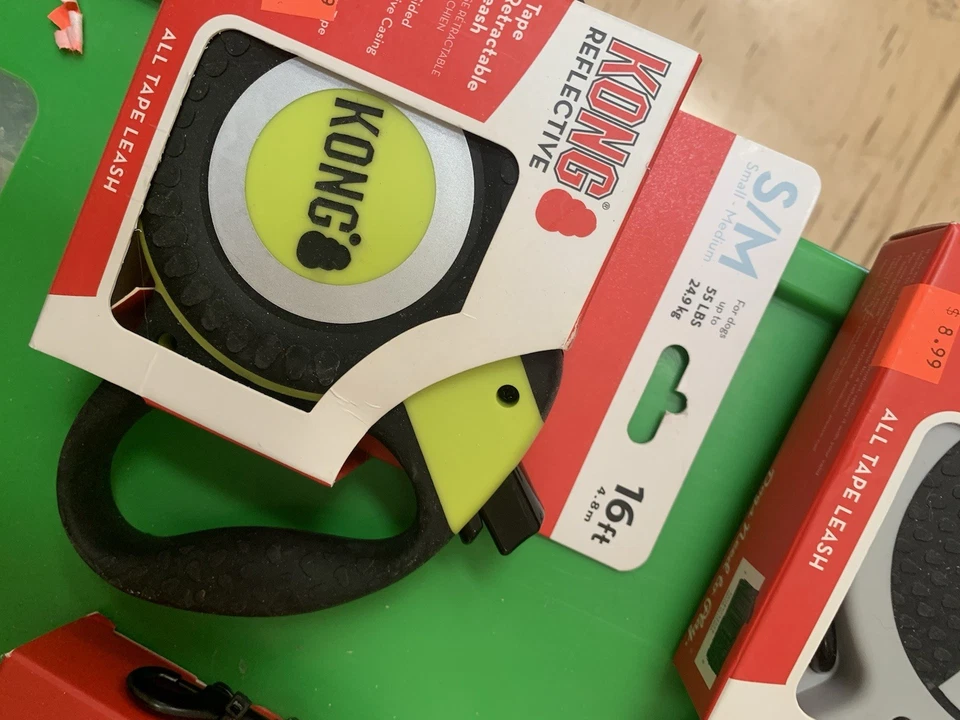 Kong Retractable Leash - Small/Medium 16’ - Image 1 of 1