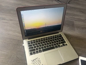 Apple MacBook Air-Excellent Used Condition - Picture 1 of 1