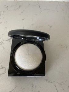 MAC mineralize skin finish- Barely dressed - limited edition - Picture 1 of 1