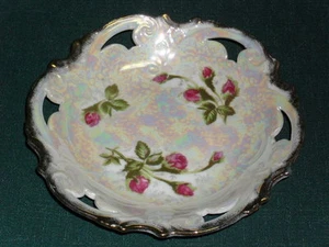 Plato o cuenco de porcelana MOSS Roses con bordes abiertos y adornos dorados 7,5" - Imagen 1 de 4