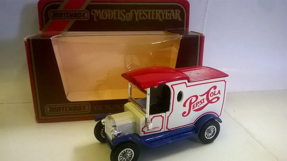 MATCHBOX 1:35 AUTO DIE CAST MODEL T FORD 1912 BIANCO ROSSO BLU PEPSI   Y-12  Y12 - Immagine 1 di 1