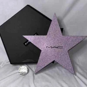 MAC Cosmetics 24 Tage Adventskalender NUR KARTON Einheitsgröße GUC - Bild 1 von 3