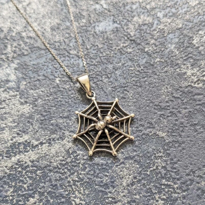 Massiccio 925 Argento Sterling Ragno Su Ragni Ragnatela Ciondolo Collana - Immagine 1 di 2