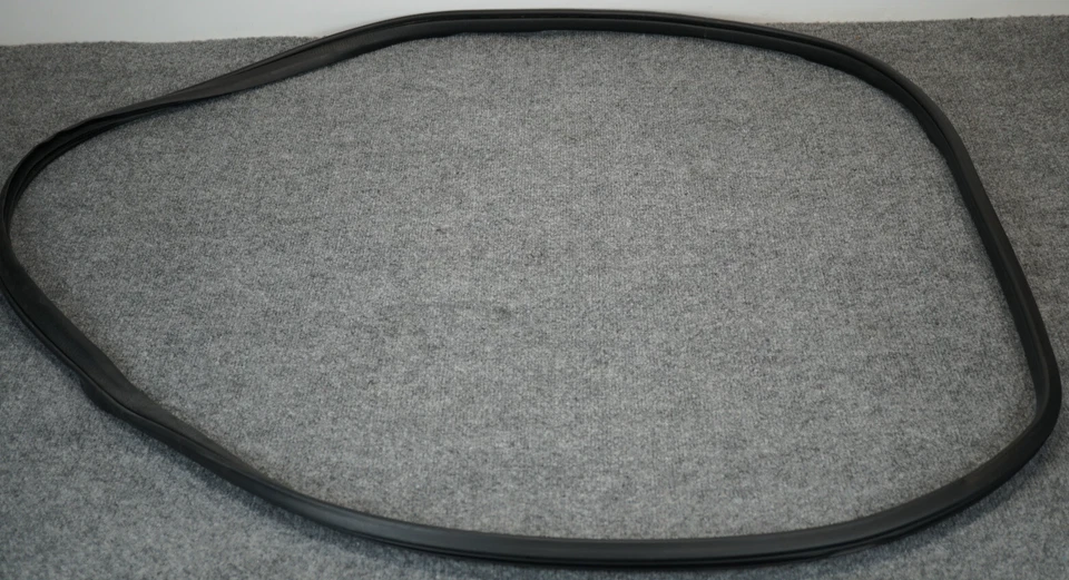 🔅2014-2017 MAZDA 6 TOURING 2.5L OEM. RUBBER FRONT RIGHT/LEFT DOOR 61130358 F12 - Image 1 of 4