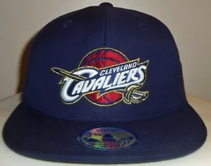 NUOVO CAPPELLO ADERENTE CLEVELAND CAVS CAVALIERS NBA ADIDAS ALTERNATIVO 3° COLORE 7 3/8 - Foto 1 di 3