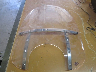 Parabrisas Memphis Shades Fats 9" HDLT acrílico transparente 22x23,50" Harley Davidson Foto 1 de 4