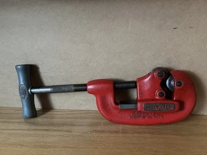 RIGID 1A Heavy Duty No. 1-2 Pipe Cutter  1/8 in To 1 1/4” - Picture 1 of 7