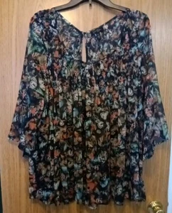 JESSICA SIMPSON, JUNIOR'S Black/Coral Poly Bell Sleeve Geo Smocked Blouse, SZ 2X - Picture 1 of 2