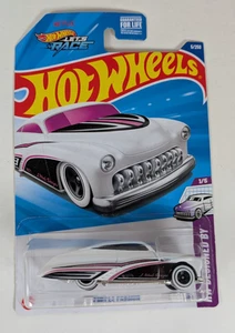 Hot Wheels Purple Passion White L Woods HW Designed By HYX55 - Bild 1 von 2