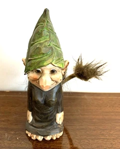 ÚNICO Gnomo Elfo con Cola Peluda Cuentos de Hadas Troll 5X2" Hecho en Islandia - Imagen 1 de 6