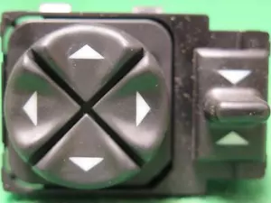 10418008 GM MASTER LH POWER MIRROR CONTROL SWITCH 1997-2004 BUICK CENTURY REGAL - Bild 1 von 1
