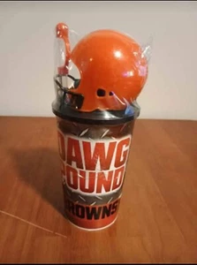 Cleveland Browns Helmbecher 32 Unzen Kunststoff mit Strohhalm - Bild 1 von 1