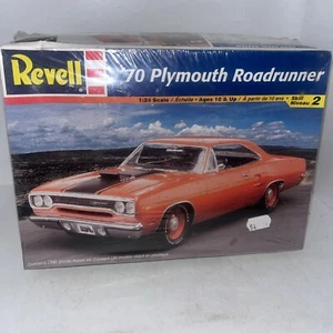 Revell 1970 Plymouth Roadrunner 1:24 Scale Plastic Model Kit - Sealed - Picture 1 of 10