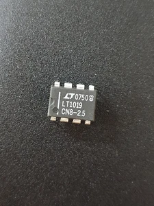 Linear Technologies LT1019 CN8-2,5V fest Referenzspannung VoltageReference fixed - Bild 1 von 1