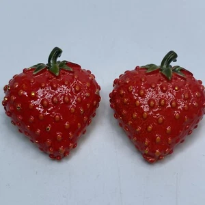 Vintage Pair of Strawberry Pins Unsigned - Picture 1 of 5