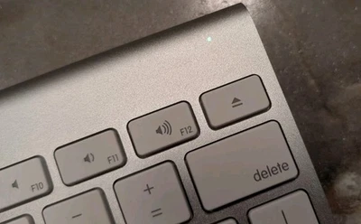 GENUINE Apple Wireless Bluetooth Keyboard A1314 Mac in Silver - Image 1 of 4