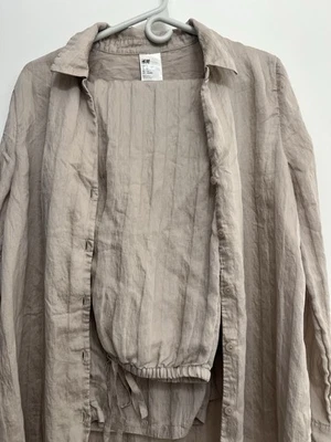 Blusa túnica H&M tostada neutra satinada manga larga silenciosa de lujo - M Foto 1 de 4