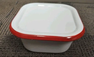 Vintage Enamelware Refrigerator Pan & Lid White w/Red Trim 6x6x3 - Very good c. - Picture 1 of 4