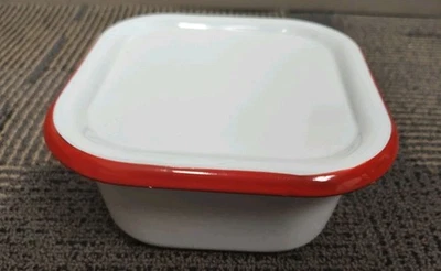 Vintage Enamelware Refrigerator Pan & Lid White w/Red Trim 6x6x3 - Very good c. - Image 1 of 4