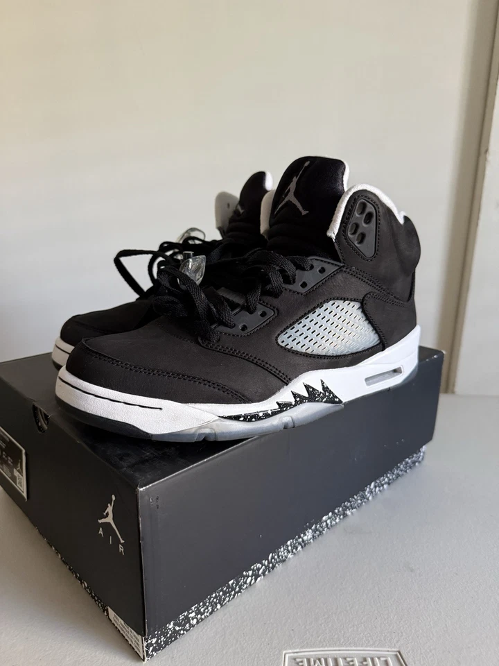 Nike Air Jordan 5 Retro Mid Moonlight Oreo CT4838-011 2021 Size 10 - Image 1 of 4