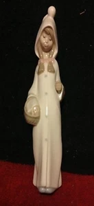 Vintage Rentner LLADRO Figur Hirtenmädchen langes Gewand Korb Pferdeschwänze #4678 - Bild 1 von 5