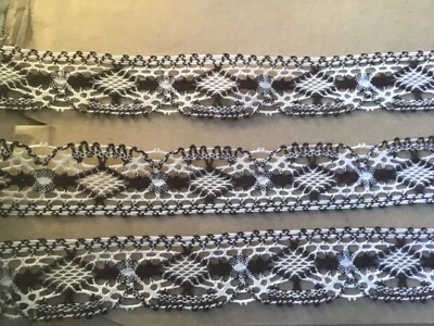 HERMOSO RIBETE DE ENCAJE CLUNY ALGODÓN SUIZO MARRÓN Y MARFIL VINTAGE DE 12 YARDAS. Foto 1 de 3