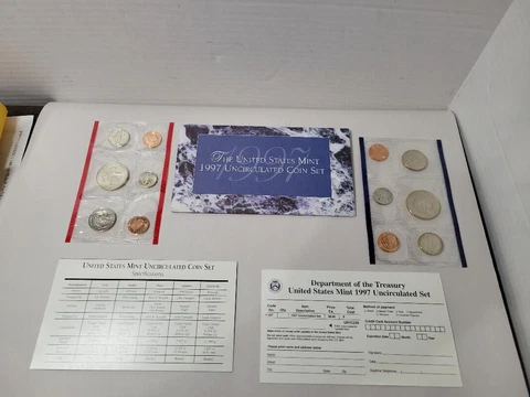 1997 U.S. Mint Set Uncirculated Original Government Packaging Cover