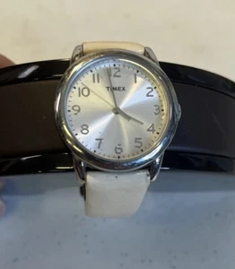 TIMEX Easy Reader Women's Silver Tone Watch White Band NEW BATTERY - Picture 1 of 7