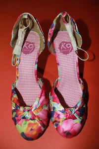 K9 Rocket Dog ODETTA Pink Floral 9.5 M Women's Pump Shoes Slim Heels Ankle Strap - Picture 1 of 5
