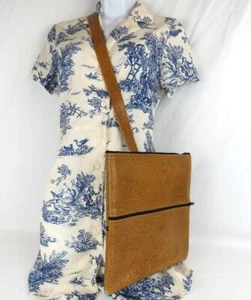 Loriano Tolaini Leather Crossbody Purse Bag Western Handcrafted Tooled Design US - Picture 1 of 11