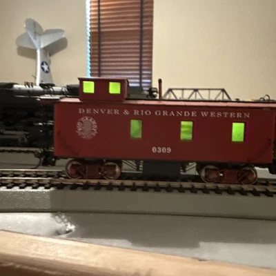ROUNDHOUSE HO Denver and Rio Grande Western custom built LED lights  - Image 1 of 4