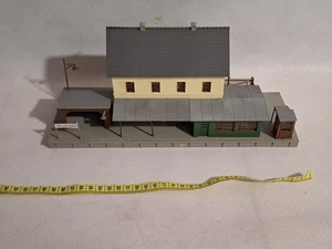 FALLER H0 Bahnhof 'Neustadt' aufgebaut - Bild 1 von 4