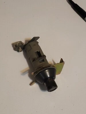 Conjunto de cilindro de bloqueo de puerta trasera GMC Envoy Chevrolet Trailblazer 2002-2006 usado  Foto 1 de 3